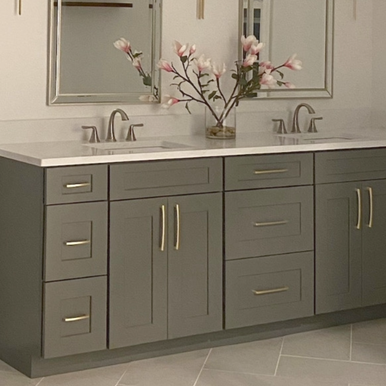 Fredericksburg-virginia-bathroom-chandlier-luxury-bathroom-renovation-2