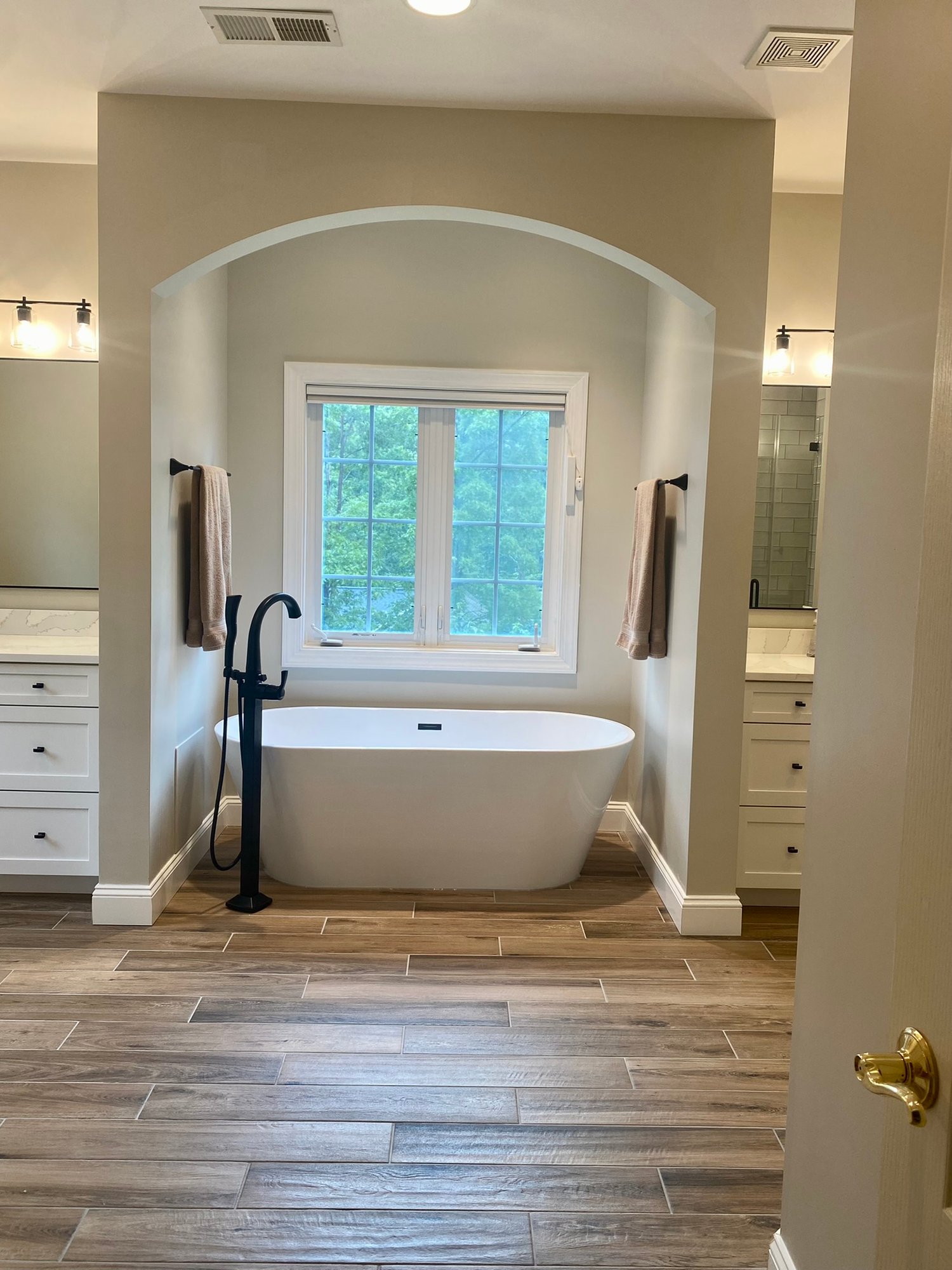 virginia.bathroom-remodel-freestanding-tub-highend-finishes